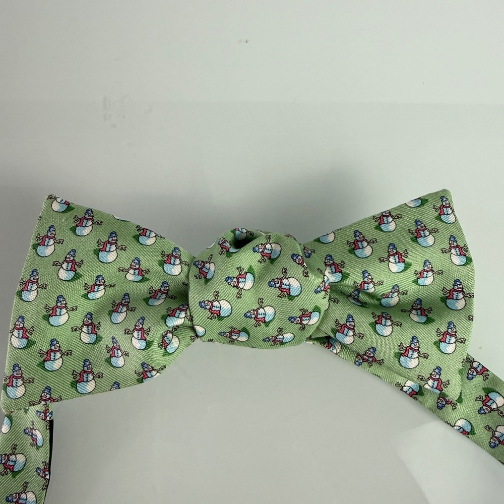 Vineyard Vines Bow Tie Men One Size Green Snowman Holiday Silk Adjustable USA